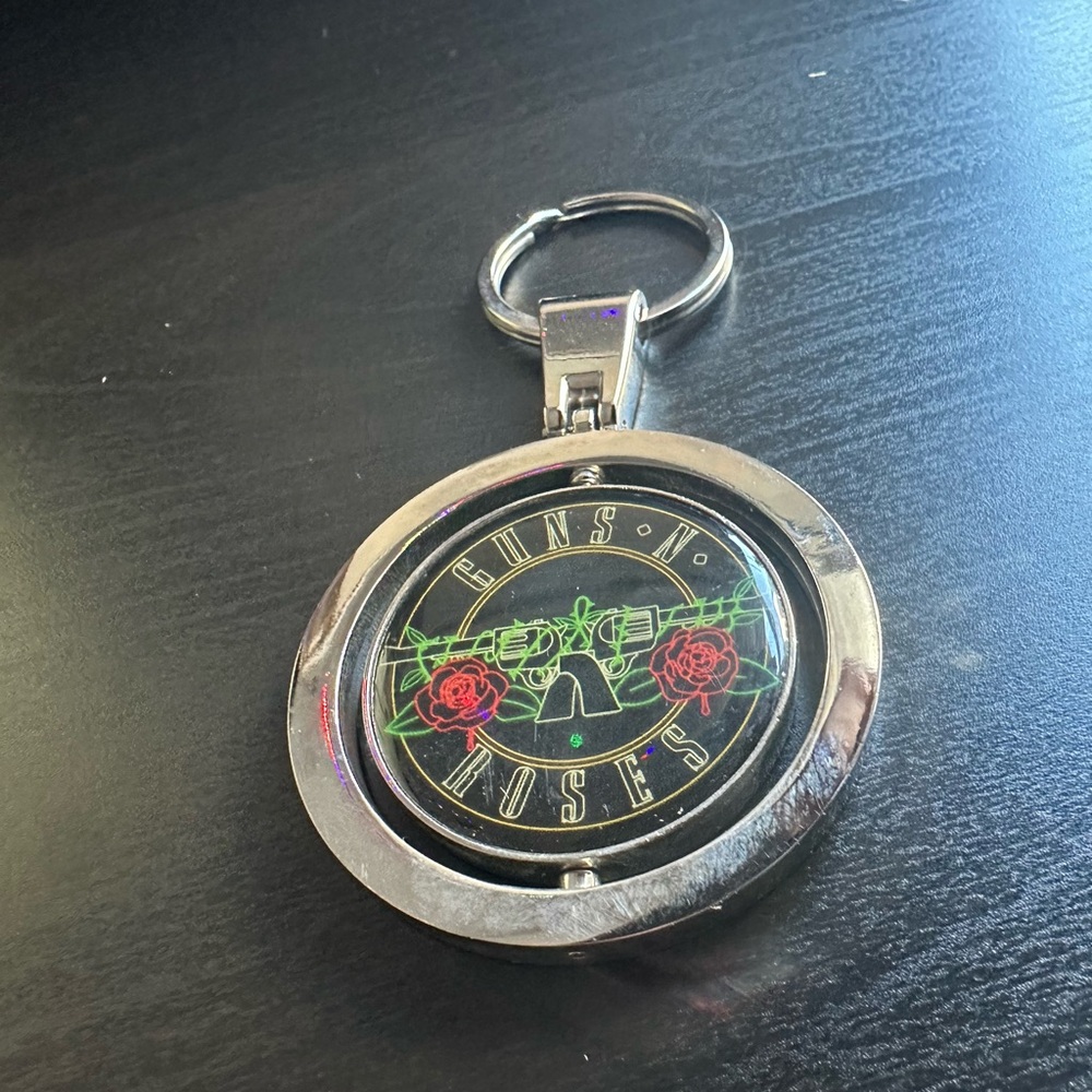 Metal Guns N' Roses Keychain - Picture 2 of 8